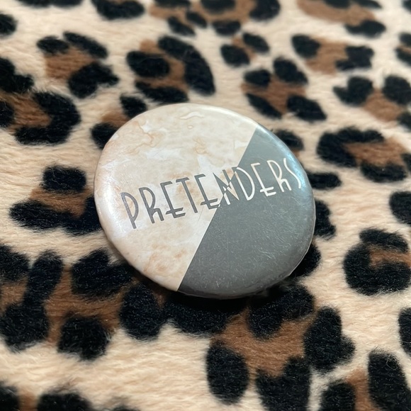 PAT BENATAR ❤️ THE PRETENDERS Vintage Rock Button Pin Pinback Rock  Collectible - Picture 9 of 11